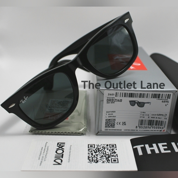 Model Display Ray-Ban Wayfarer Black RB2140 - Picture 13 of 16